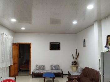 F2 bas de villa dans un quartier propre 