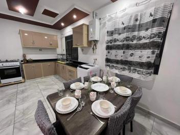 منزل عائلي للعطلة بمسبح خاص يحتوي على كل المستلزمات