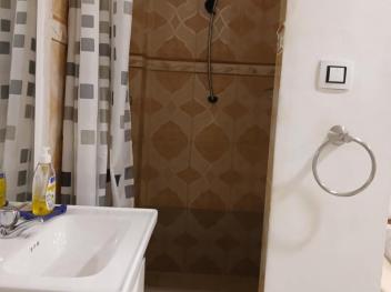 Studio propre avec garage à Valmascort Annaba