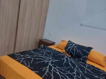  Location d un T2  dans un niveau de villa