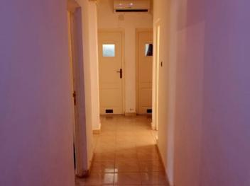 F3 jean darc skikda مكيفة مجهزة بكل شي  قرب البحر