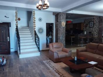 Villa moderne avec piscine 