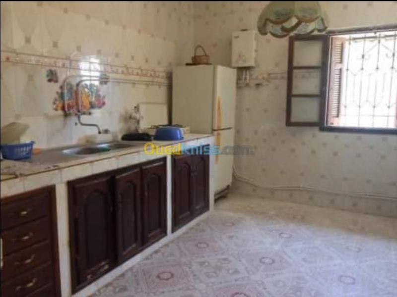  ستوديو كبير، أف2 صغيرة، وأف2 كبيرة