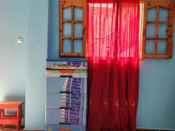 منزل ارضي واسع ومريح لقضاء عطلة هادءة بقرب البحر 