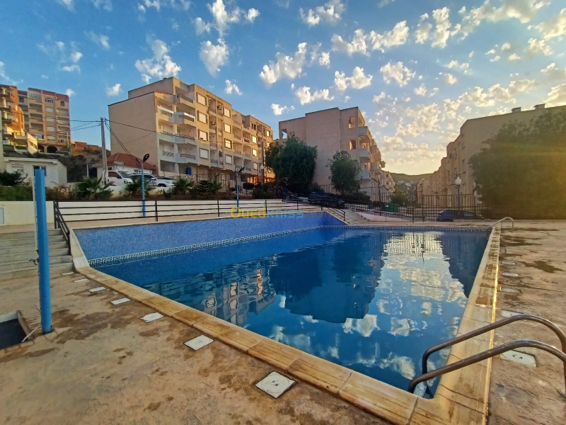 residence de lux avec piscine