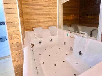 Villa entièrement équipé avec piscine hamam et jac