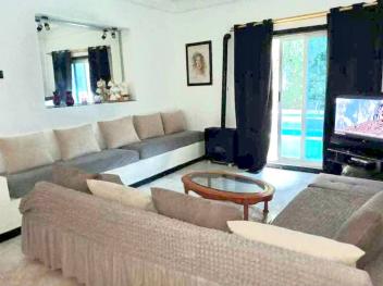 Luxueuse Villa avec piscine à Ain El Turk