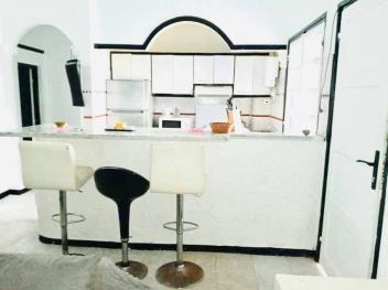 Luxueuse Villa avec piscine à Ain El Turk