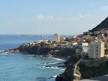 Studio avec une grande terrasse vue sur mer 