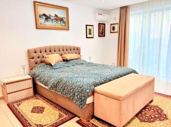 APPARTEMENT AVEC PISCINE