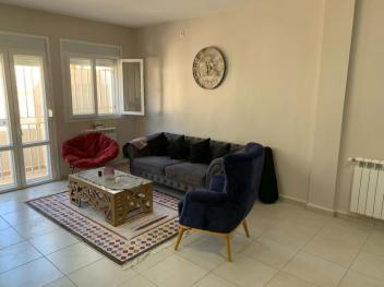 Jolie maison sécurisée avec jardin