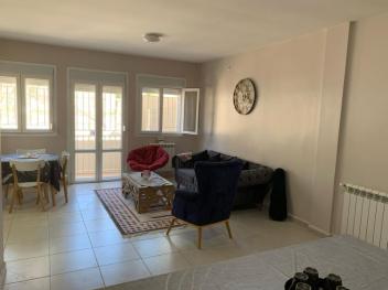 Jolie maison sécurisée avec jardin