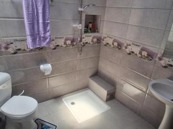 Maison spacieuse avec garage, un endroit calme et sécurisé 