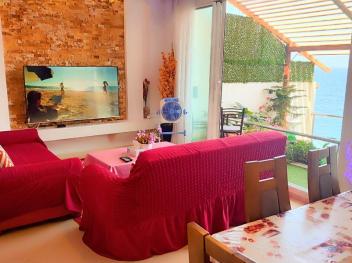 Très joli F3 avec vue sur mer à seulement 1h d'Alg