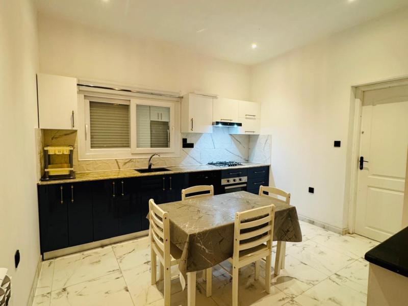 Appartement F3 dans maison  maison interne