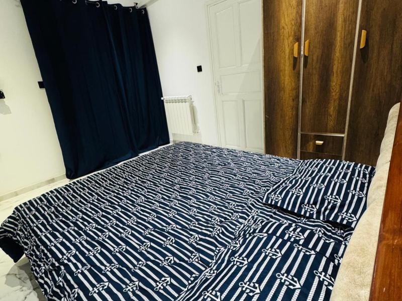 Appartement F3 dans maison  maison portes