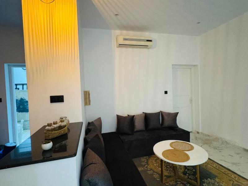 Appartement F3 dans maison  F1 F2 F3