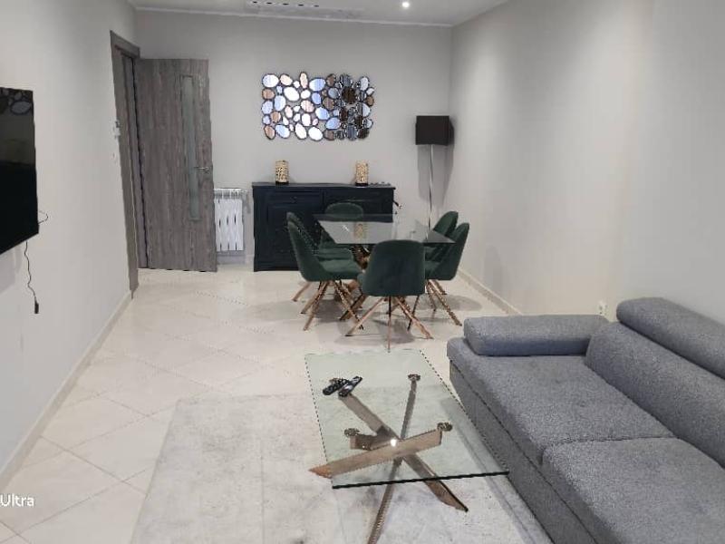 Bel f3 niché au cœur d'Oran  maison interne