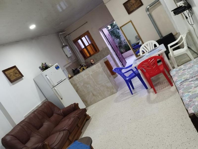 F2 bas de villa dans un quartier propre Chambres 2