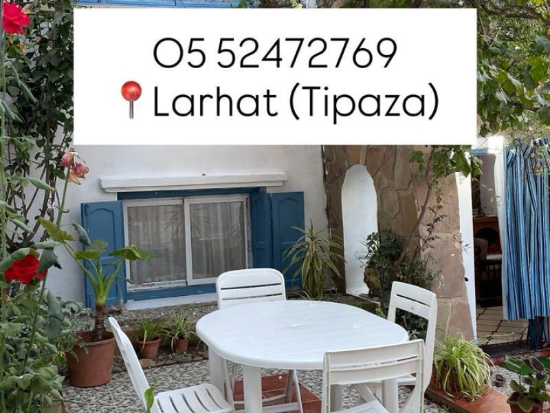 Location d'un duplex à Larhat-Tipaza. Chambres