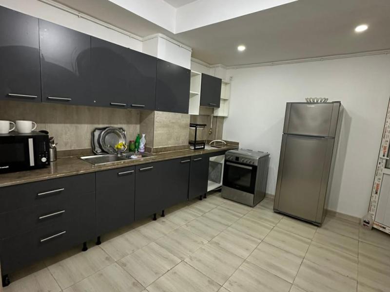 Location par nuitée Luxueux appartement f3 mostaga F1 F2 F3