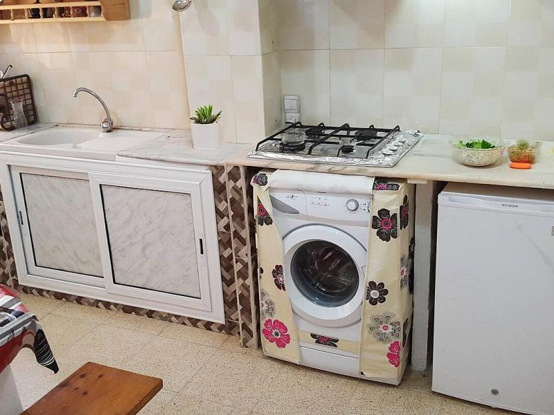 Studio propre avec garage à Valmascort Annaba maison portes