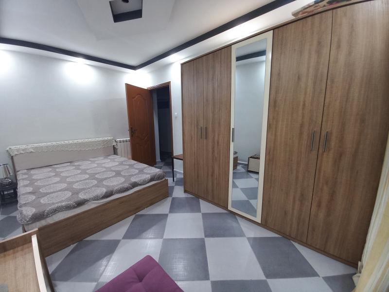 F3 moderne équipé au centre ville de Jijel Chambres