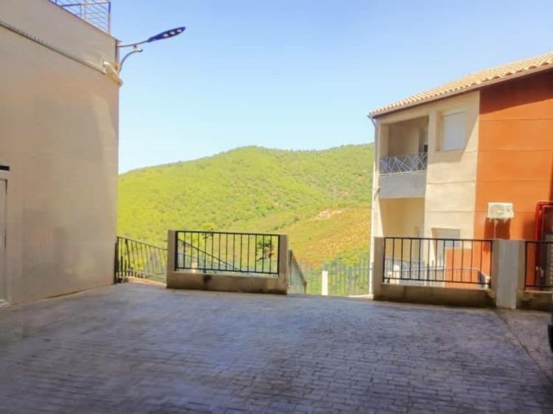 Appartements à louer à Béjaïa  maison portes