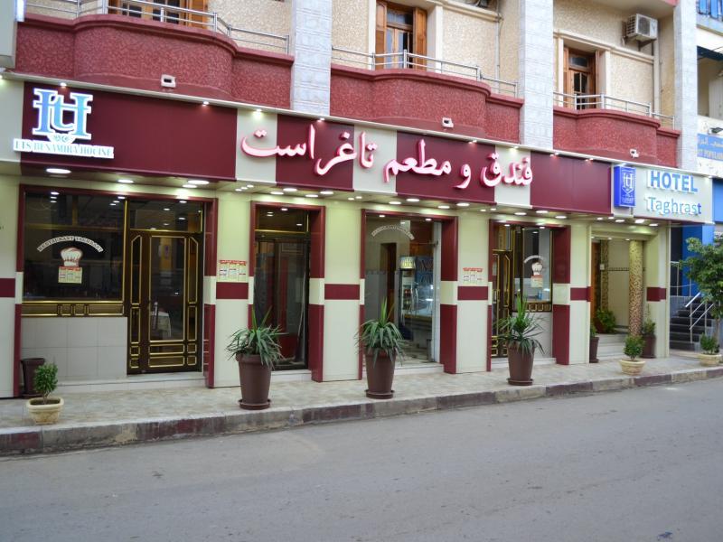 Hotel Taghrast maison portes