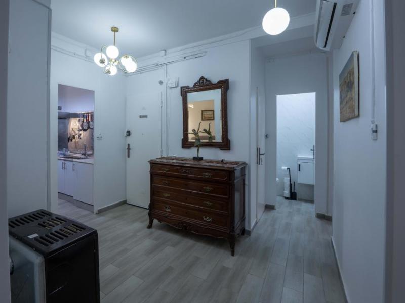 Appart rénové-3 chambres- Cité Malki-Ben Aknoun maison interne