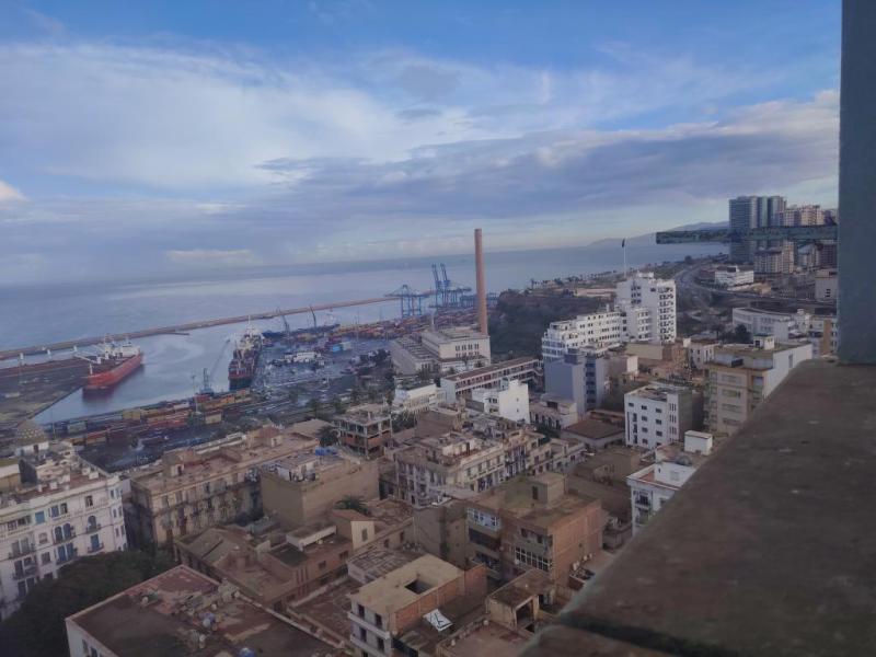 Très belle appartement à louer  maison portes