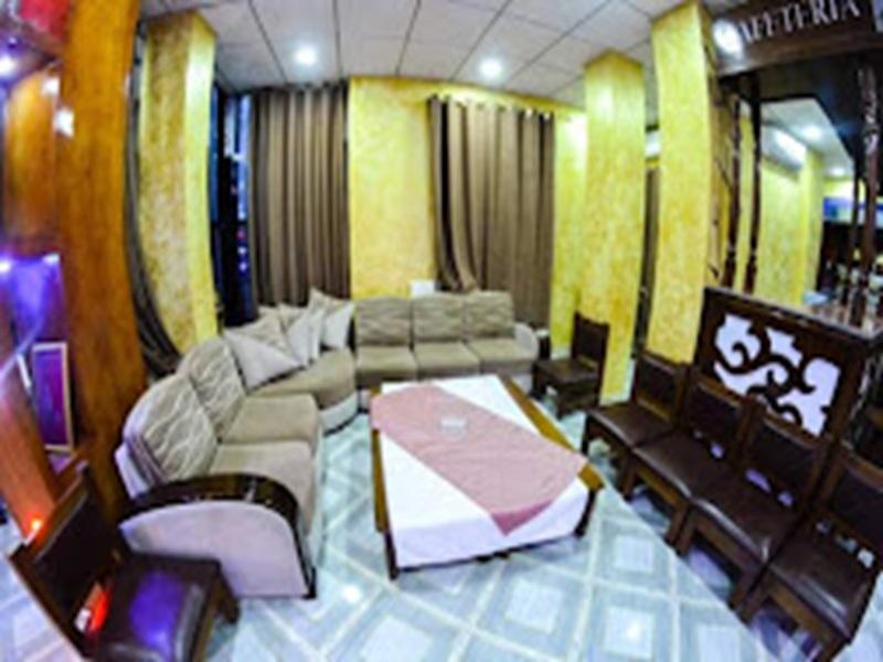 HÔTEL Brahmi  maison portes