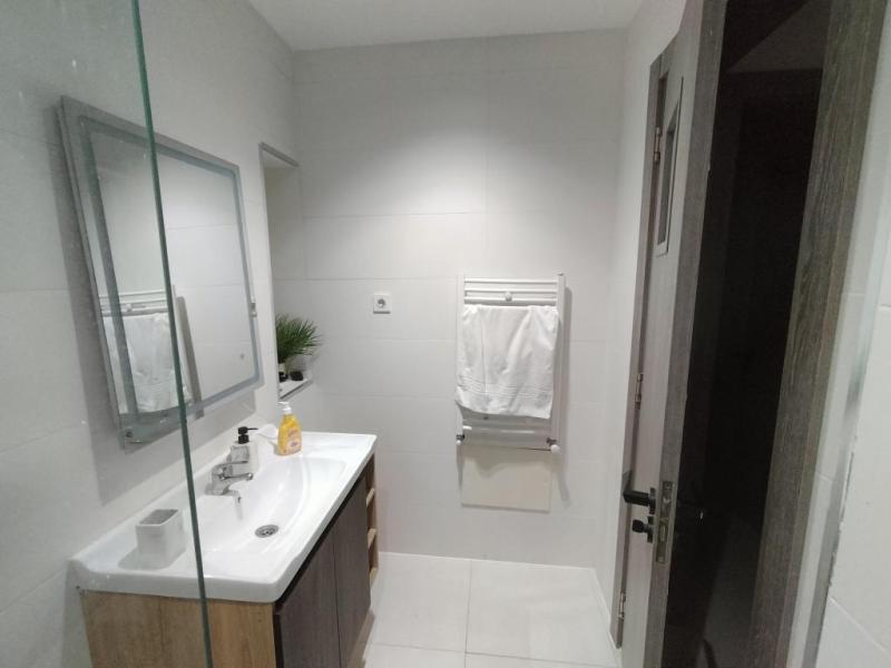 Appartement F3 avec terrasse à Elakid  maison interne