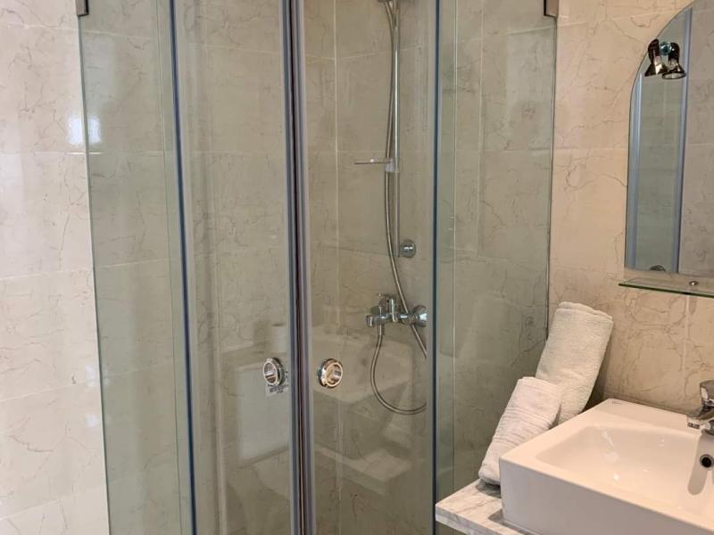 Magnifique appartement en plein centre d'Alger maison portes