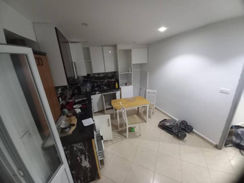 Appartement , chique , vu sur jardin,  calme  maison portes