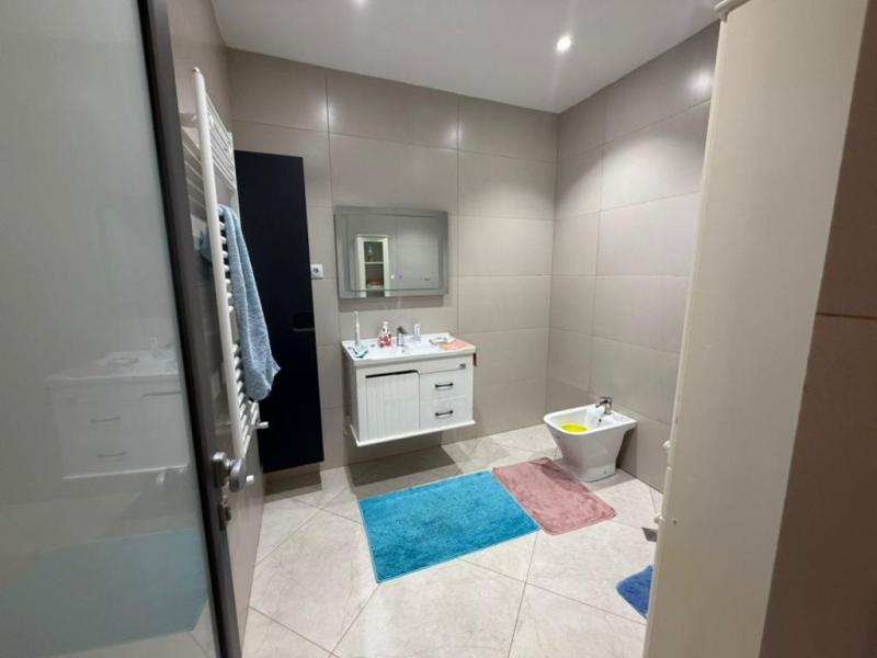 APPARTEMENT 2 EME ETAGE  Chambres