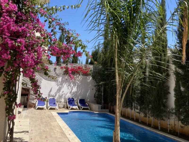RdC privé villa avec piscine birtouta  Chambres