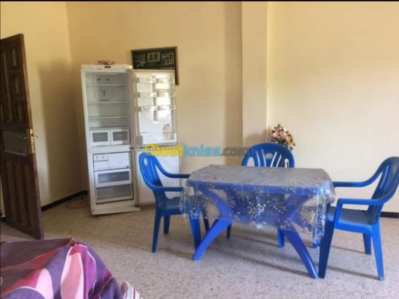 ستوديو كبير، أف2 صغيرة، وأف2 كبيرة maison interne