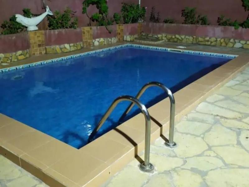 villa avec piscine vue sur mer  maison portes