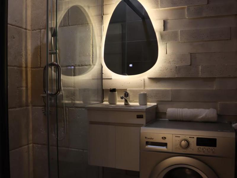 Studio moderne plein centre vue sur la Cathédrale maison interne