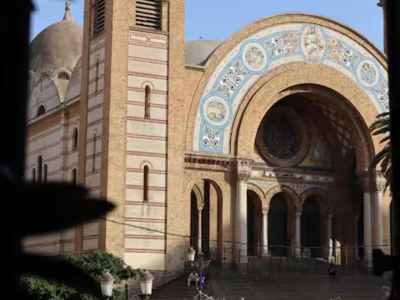 Studio moderne plein centre vue sur la Cathédrale Chambres