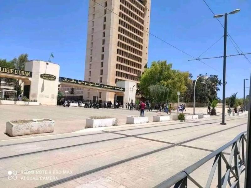 Location par nuitée d'un belle appartement F3 à l'usto Oran  F1 F2 F3