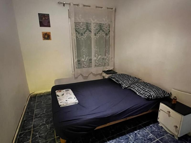 Maison avec jardin à 5 min de la plage en voiture  Chambres