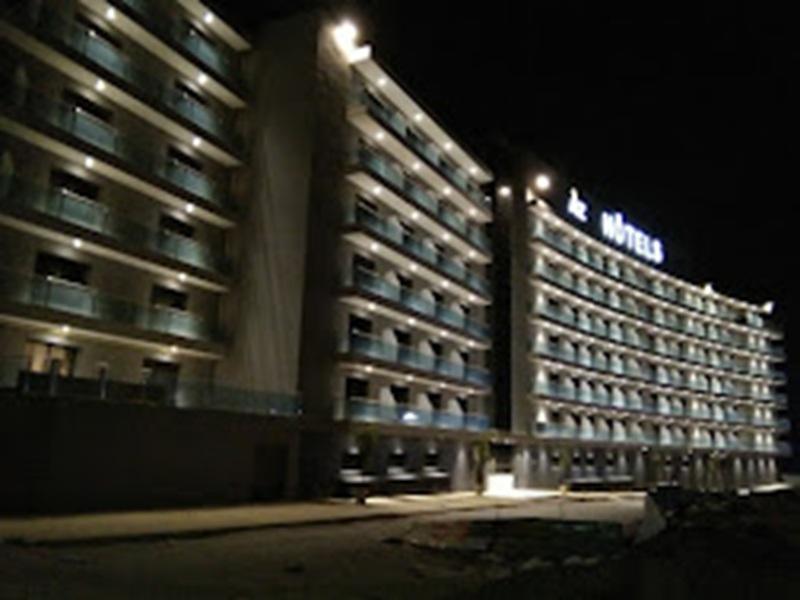Costa Mimosa Hotel & Bungalows maison portes