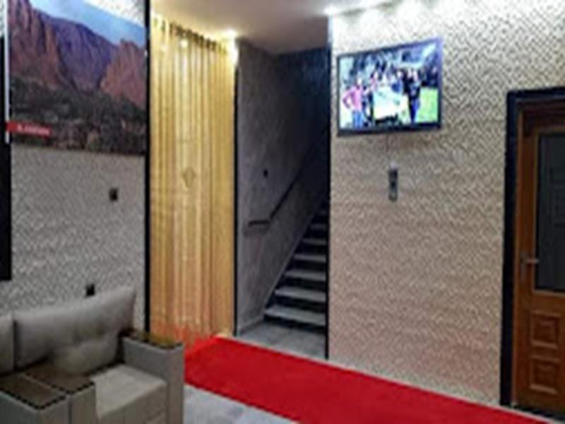 Hotel Barbari maison portes