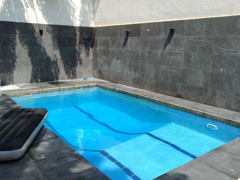 Villa luxe avec une piscine a Oran ain el turk  F1 F2 F3