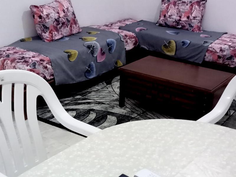 Appartement f 3 équipe cite 611 LG AADL bouzrarour maison portes