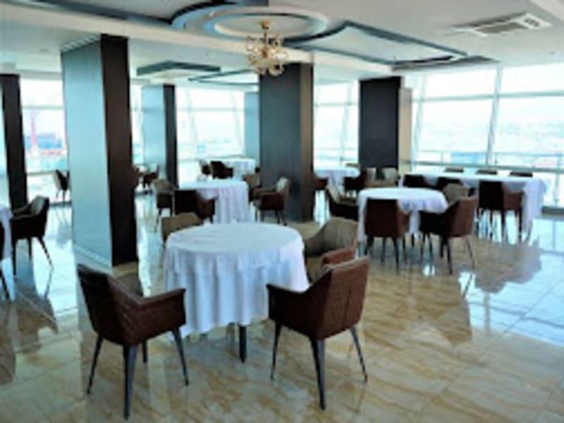 Hotel plaza arzew maison portes
