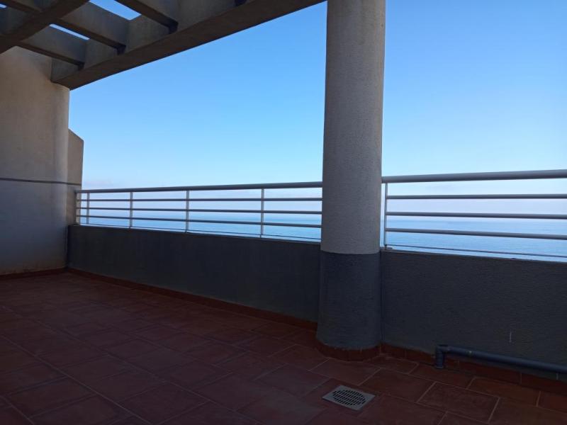 Appartement avec une grande terrasse vue Sur mer. Chambres 2