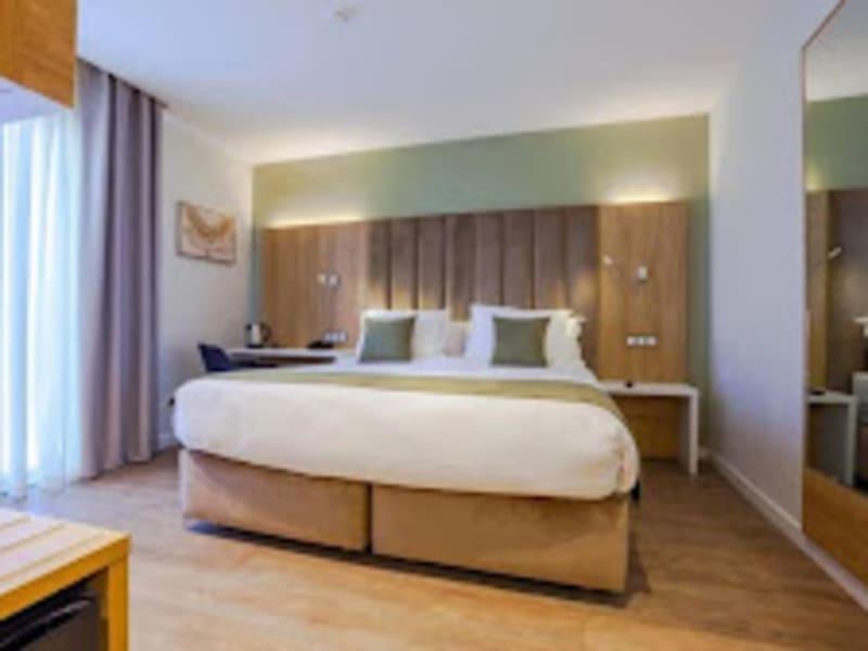 Hôtel Ibiris maison portes